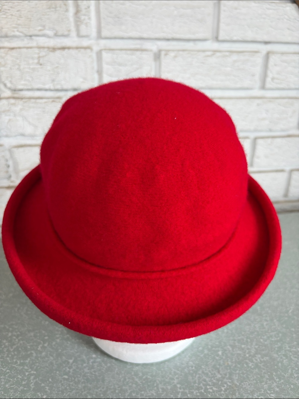 Red cloche hat - Picture 5 of 7